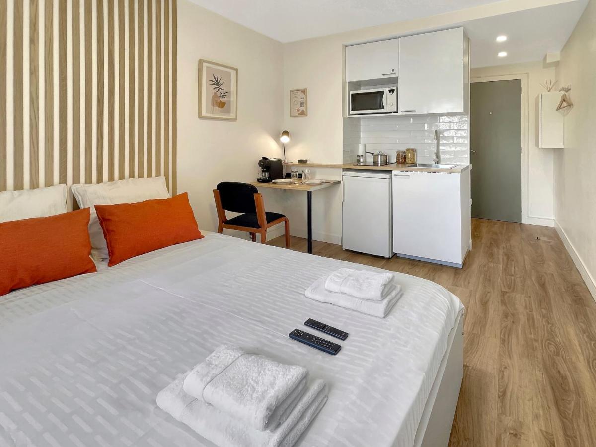 Le Petit Melun Apartment Exterior photo