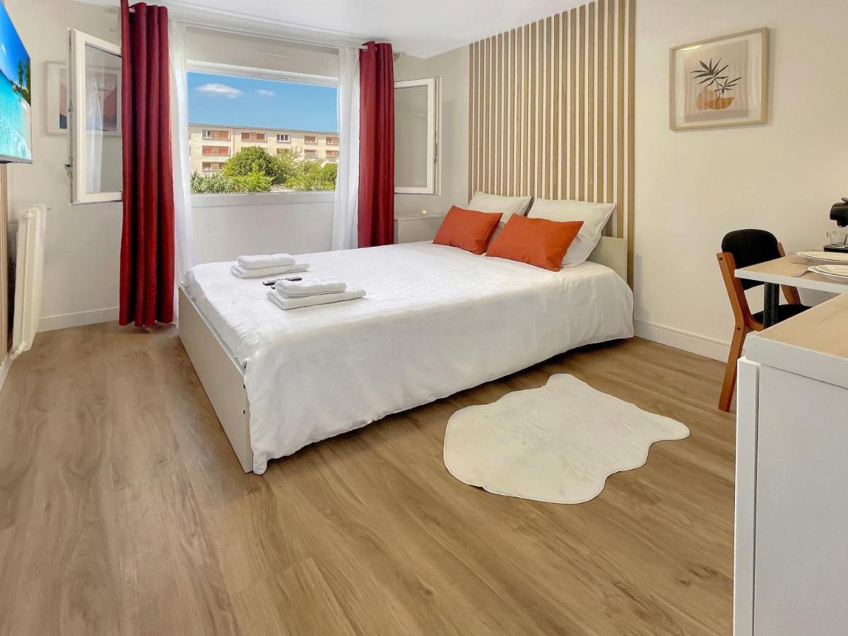 Le Petit Melun Apartment Exterior photo